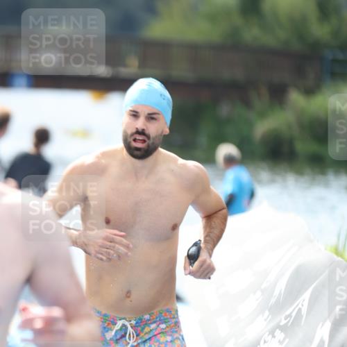 25.08.2024 - Elbe Triathlon Hamburg H.Heesch http://msf.ph/oto/6840268 25.08.2024 14:06:21 Schwimmen 6, 7, 10, 18, 23, 28, 30 meine-sportfotos.de