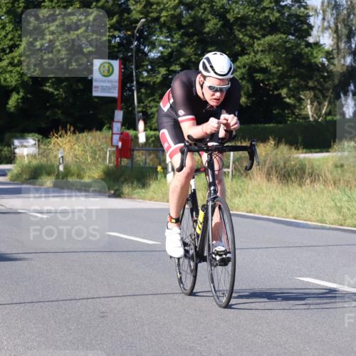 25.08.2024 - Elbe Triathlon Hamburg Fuchs,  Jonas http://msf.ph/oto/6840273 25.08.2024 09:38:03 Radfahren 62, 296, 489, 365, 369, 120 meine-sportfotos.de