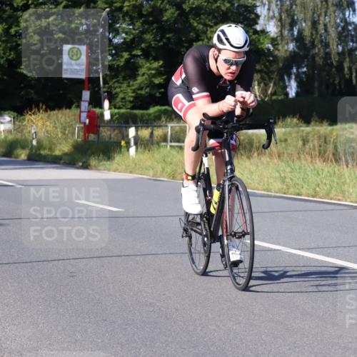 25.08.2024 - Elbe Triathlon Hamburg Fuchs,  Jonas http://msf.ph/oto/6840279 25.08.2024 09:38:04 Radfahren 62, 296, 489, 365, 369, 120 meine-sportfotos.de