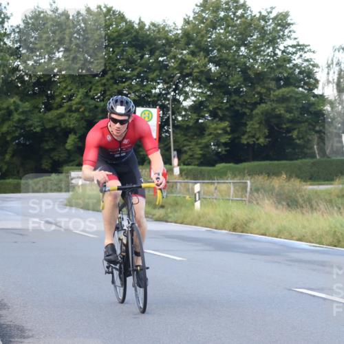 25.08.2024 - Elbe Triathlon Hamburg Fuchs,  Jonas http://msf.ph/oto/6840281 25.08.2024 08:56:12 Radfahren 77 meine-sportfotos.de