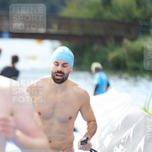 25.08.2024 - Elbe Triathlon Hamburg H.Heesch http://msf.ph/oto/6840293 25.08.2024 14:06:21 Schwimmen 6, 7, 10, 18, 23, 28, 30 meine-sportfotos.de