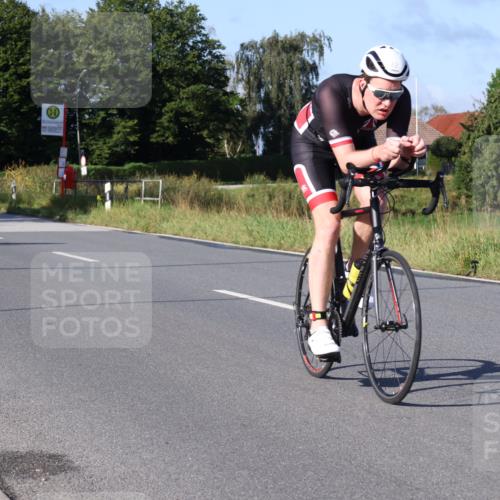 25.08.2024 - Elbe Triathlon Hamburg Fuchs,  Jonas http://msf.ph/oto/6840295 25.08.2024 09:38:04 Radfahren 62, 296, 489, 365, 369, 120 meine-sportfotos.de