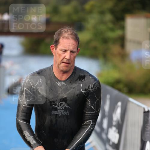 25.08.2024 - Elbe Triathlon Hamburg H.Heesch http://msf.ph/oto/6840296 25.08.2024 08:43:55 Schwimmen 110, 153, 172, 176, 182, 190 meine-sportfotos.de