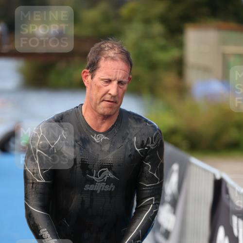 25.08.2024 - Elbe Triathlon Hamburg H.Heesch http://msf.ph/oto/6840306 25.08.2024 08:43:55 Schwimmen 110, 153, 172, 176, 182, 190 meine-sportfotos.de
