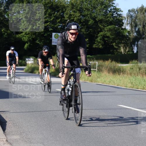 25.08.2024 - Elbe Triathlon Hamburg Fuchs,  Jonas http://msf.ph/oto/6840308 25.08.2024 09:38:06 Radfahren 62, 296, 489, 365, 369, 120 meine-sportfotos.de