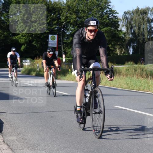 25.08.2024 - Elbe Triathlon Hamburg Fuchs,  Jonas http://msf.ph/oto/6840314 25.08.2024 09:38:06 Radfahren 62, 296, 489, 365, 369, 120 meine-sportfotos.de