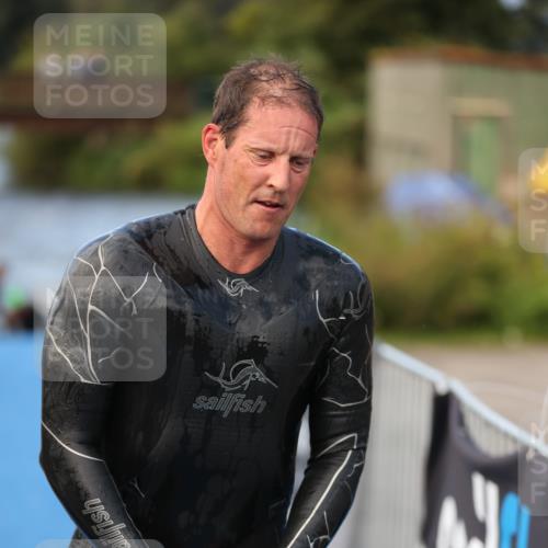 25.08.2024 - Elbe Triathlon Hamburg H.Heesch http://msf.ph/oto/6840316 25.08.2024 08:43:55 Schwimmen 110, 153, 172, 176, 182, 190 meine-sportfotos.de
