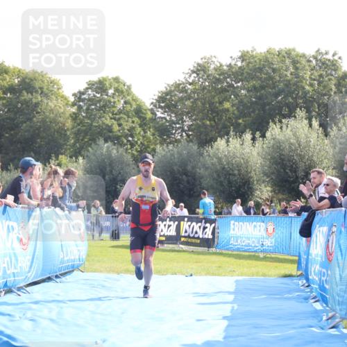 25.08.2024 - Elbe Triathlon Hamburg H.Heesch http://msf.ph/oto/6840317 25.08.2024 10:27:33 Ziel 76 meine-sportfotos.de