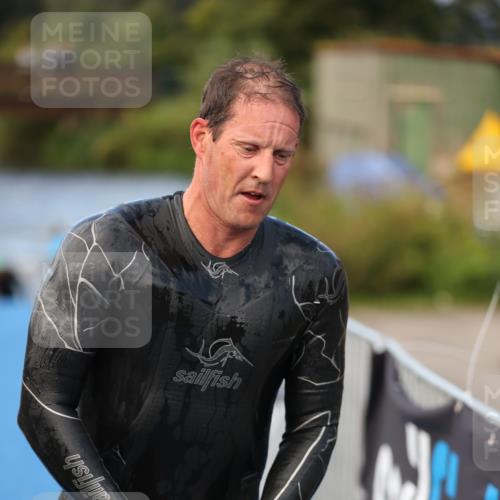 25.08.2024 - Elbe Triathlon Hamburg H.Heesch http://msf.ph/oto/6840323 25.08.2024 08:43:55 Schwimmen 110, 153, 172, 176, 182, 190 meine-sportfotos.de