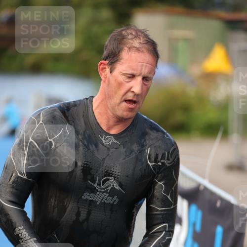 25.08.2024 - Elbe Triathlon Hamburg H.Heesch http://msf.ph/oto/6840331 25.08.2024 08:43:55 Schwimmen 110, 153, 172, 176, 182, 190 meine-sportfotos.de