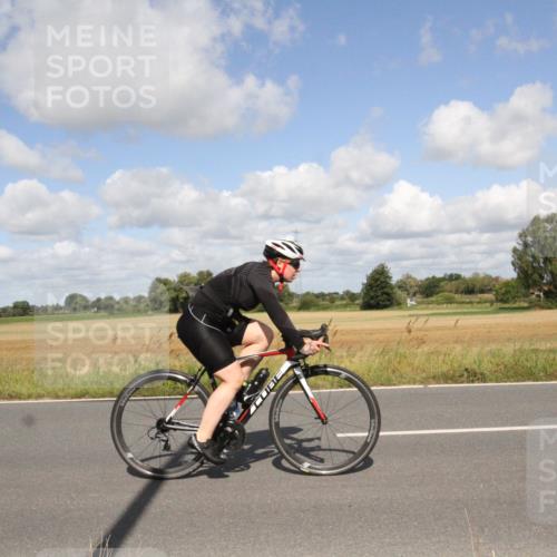 25.08.2024 - Elbe Triathlon Hamburg Fuchs,  Jonas http://msf.ph/oto/6840333 25.08.2024 11:06:39 Radfahren 1673, 1681, 1700, 1551 meine-sportfotos.de