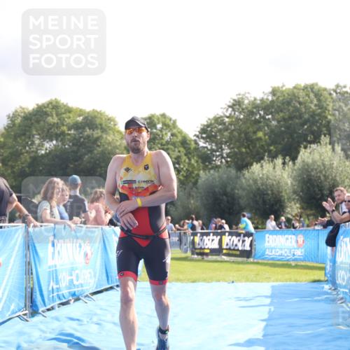 25.08.2024 - Elbe Triathlon Hamburg H.Heesch http://msf.ph/oto/6840341 25.08.2024 10:27:34 Ziel 76 meine-sportfotos.de
