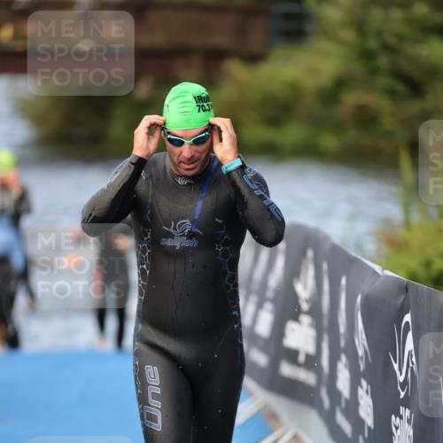 25.08.2024 - Elbe Triathlon Hamburg H.Heesch http://msf.ph/oto/6840343 25.08.2024 08:44:05 Schwimmen 110, 139, 153, 172, 176, 182 meine-sportfotos.de