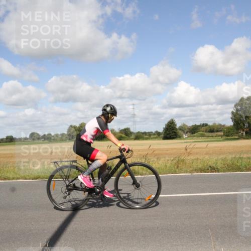 25.08.2024 - Elbe Triathlon Hamburg Fuchs,  Jonas http://msf.ph/oto/6840345 25.08.2024 11:06:41 Radfahren 1681, 1700, 1551 meine-sportfotos.de