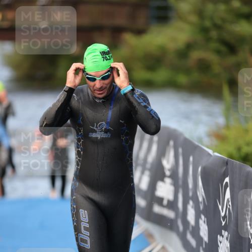 25.08.2024 - Elbe Triathlon Hamburg H.Heesch http://msf.ph/oto/6840352 25.08.2024 08:44:06 Schwimmen 110, 139, 172, 176, 182 meine-sportfotos.de