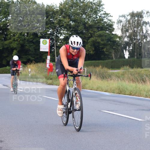 25.08.2024 - Elbe Triathlon Hamburg Fuchs,  Jonas http://msf.ph/oto/6840355 25.08.2024 08:56:25 Radfahren 122, 60 meine-sportfotos.de