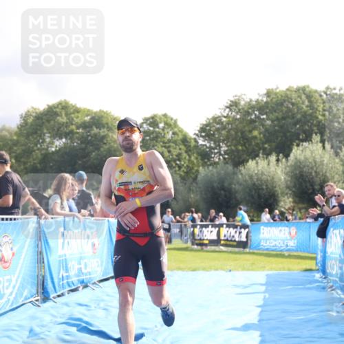25.08.2024 - Elbe Triathlon Hamburg H.Heesch http://msf.ph/oto/6840358 25.08.2024 10:27:34 Ziel 76 meine-sportfotos.de