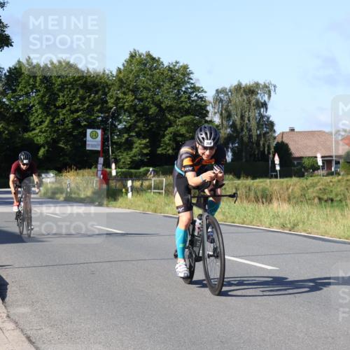 25.08.2024 - Elbe Triathlon Hamburg Fuchs,  Jonas http://msf.ph/oto/6840359 25.08.2024 09:38:08 Radfahren 62, 296, 489, 365, 369, 120 meine-sportfotos.de