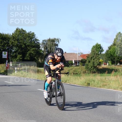 25.08.2024 - Elbe Triathlon Hamburg Fuchs,  Jonas http://msf.ph/oto/6840360 25.08.2024 09:38:08 Radfahren 62, 296, 489, 365, 369, 120 meine-sportfotos.de