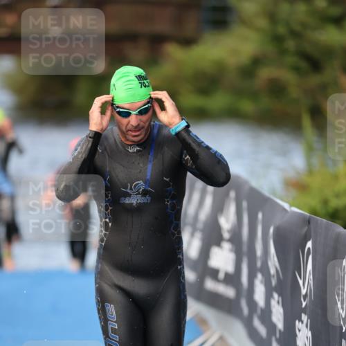 25.08.2024 - Elbe Triathlon Hamburg H.Heesch http://msf.ph/oto/6840361 25.08.2024 08:44:06 Schwimmen 110, 139, 172, 176, 182 meine-sportfotos.de