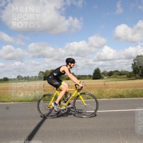 25.08.2024 - Elbe Triathlon Hamburg Fuchs,  Jonas http://msf.ph/oto/6840364 25.08.2024 11:06:52 Radfahren 1621, 1526, 634, 1569, 1664 meine-sportfotos.de