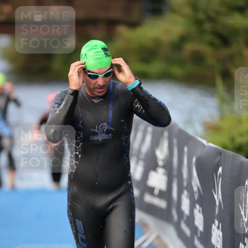 25.08.2024 - Elbe Triathlon Hamburg H.Heesch http://msf.ph/oto/6840373 25.08.2024 08:44:06 Schwimmen 110, 139, 172, 176, 182 meine-sportfotos.de