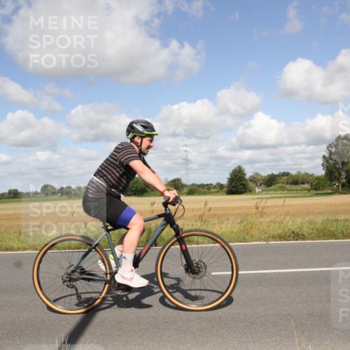 25.08.2024 - Elbe Triathlon Hamburg Fuchs,  Jonas http://msf.ph/oto/6840374 25.08.2024 11:06:53 Radfahren 1621, 1526, 634, 1569, 1664, 1622 meine-sportfotos.de
