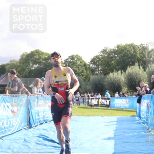25.08.2024 - Elbe Triathlon Hamburg H.Heesch http://msf.ph/oto/6840378 25.08.2024 10:27:35 Ziel 76, 111 meine-sportfotos.de