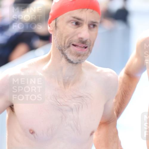 25.08.2024 - Elbe Triathlon Hamburg H.Heesch http://msf.ph/oto/6840382 25.08.2024 14:06:22 Schwimmen 6, 7, 10, 18, 23, 28, 30 meine-sportfotos.de