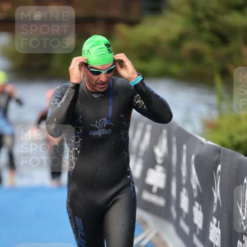 25.08.2024 - Elbe Triathlon Hamburg H.Heesch http://msf.ph/oto/6840384 25.08.2024 08:44:06 Schwimmen 110, 139, 172, 176, 182 meine-sportfotos.de