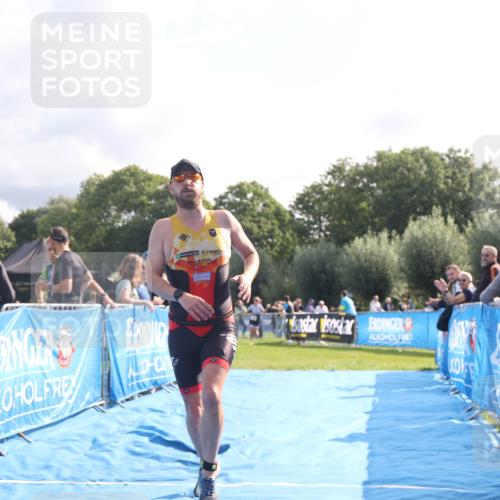 25.08.2024 - Elbe Triathlon Hamburg H.Heesch http://msf.ph/oto/6840386 25.08.2024 10:27:35 Ziel 76, 111 meine-sportfotos.de