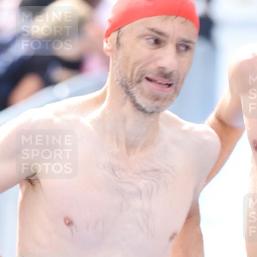 25.08.2024 - Elbe Triathlon Hamburg H.Heesch http://msf.ph/oto/6840391 25.08.2024 14:06:23 Schwimmen 6, 7, 10, 18, 23, 28, 30 meine-sportfotos.de