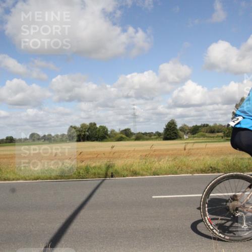 25.08.2024 - Elbe Triathlon Hamburg Fuchs,  Jonas http://msf.ph/oto/6840393 25.08.2024 11:06:58 Radfahren 1526, 634, 1569, 1664, 1622 meine-sportfotos.de
