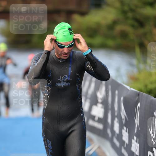 25.08.2024 - Elbe Triathlon Hamburg H.Heesch http://msf.ph/oto/6840395 25.08.2024 08:44:06 Schwimmen 110, 139, 172, 176, 182 meine-sportfotos.de