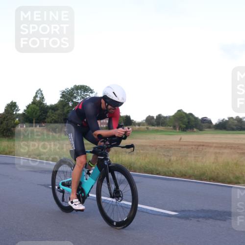 25.08.2024 - Elbe Triathlon Hamburg Fuchs,  Jonas http://msf.ph/oto/6840401 25.08.2024 08:56:27 Radfahren 122, 60 meine-sportfotos.de