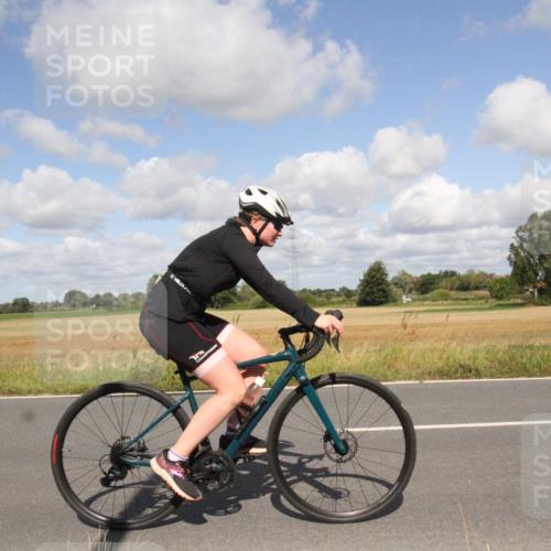 25.08.2024 - Elbe Triathlon Hamburg Fuchs,  Jonas http://msf.ph/oto/6840405 25.08.2024 11:07:19 Radfahren 1587, 1633, 1661, 1522 meine-sportfotos.de