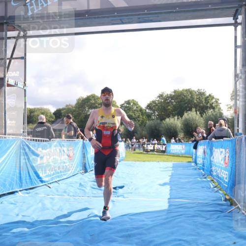 25.08.2024 - Elbe Triathlon Hamburg H.Heesch http://msf.ph/oto/6840406 25.08.2024 10:27:35 Ziel 76, 111 meine-sportfotos.de