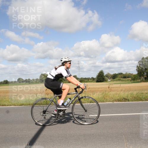 25.08.2024 - Elbe Triathlon Hamburg Fuchs,  Jonas http://msf.ph/oto/6840412 25.08.2024 11:07:21 Radfahren 1587, 1633, 1661, 1522, 306 meine-sportfotos.de