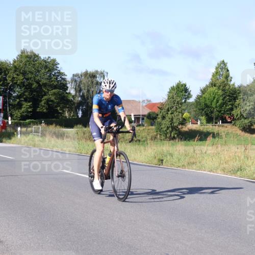 25.08.2024 - Elbe Triathlon Hamburg Fuchs,  Jonas http://msf.ph/oto/6840425 25.08.2024 09:38:19 Radfahren 479, 464, 309, 375 meine-sportfotos.de