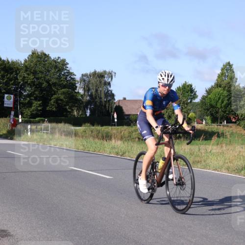 25.08.2024 - Elbe Triathlon Hamburg Fuchs,  Jonas http://msf.ph/oto/6840431 25.08.2024 09:38:19 Radfahren 479, 464, 309, 375 meine-sportfotos.de