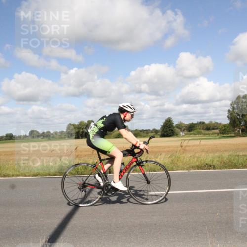 25.08.2024 - Elbe Triathlon Hamburg Fuchs,  Jonas http://msf.ph/oto/6840444 25.08.2024 11:07:38 Radfahren 1625, 1639 meine-sportfotos.de