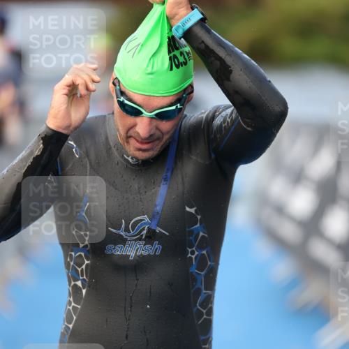 25.08.2024 - Elbe Triathlon Hamburg H.Heesch http://msf.ph/oto/6840445 25.08.2024 08:44:08 Schwimmen 110, 139, 172, 176, 182 meine-sportfotos.de