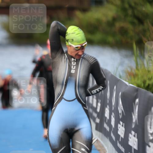 25.08.2024 - Elbe Triathlon Hamburg H.Heesch http://msf.ph/oto/6840465 25.08.2024 08:44:13 Schwimmen 139, 145, 152, 172, 186 meine-sportfotos.de