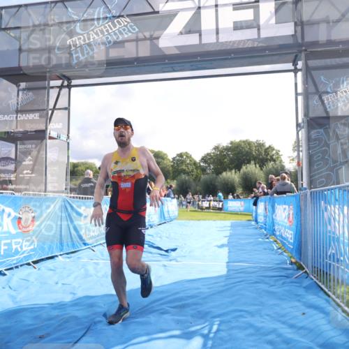 25.08.2024 - Elbe Triathlon Hamburg H.Heesch http://msf.ph/oto/6840471 25.08.2024 10:27:35 Ziel 76, 111 meine-sportfotos.de