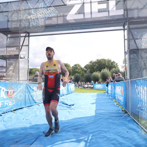 25.08.2024 - Elbe Triathlon Hamburg H.Heesch http://msf.ph/oto/6840478 25.08.2024 10:27:35 Ziel 76, 111 meine-sportfotos.de