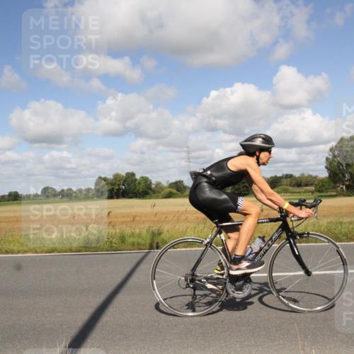 25.08.2024 - Elbe Triathlon Hamburg Fuchs,  Jonas http://msf.ph/oto/6840488 25.08.2024 11:08:03 Radfahren 1577 meine-sportfotos.de