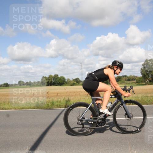 25.08.2024 - Elbe Triathlon Hamburg Fuchs,  Jonas http://msf.ph/oto/6840500 25.08.2024 11:08:22 Radfahren 1564, 1496, 1581 meine-sportfotos.de