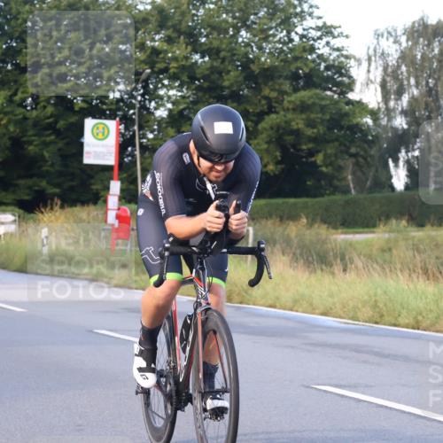 25.08.2024 - Elbe Triathlon Hamburg Fuchs,  Jonas http://msf.ph/oto/6840514 25.08.2024 08:56:42 Radfahren 64, 131, 35, 154 meine-sportfotos.de