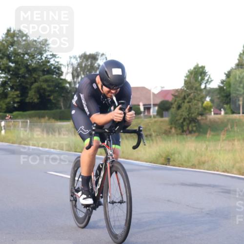 25.08.2024 - Elbe Triathlon Hamburg Fuchs,  Jonas http://msf.ph/oto/6840523 25.08.2024 08:56:42 Radfahren 64, 131, 35, 154 meine-sportfotos.de