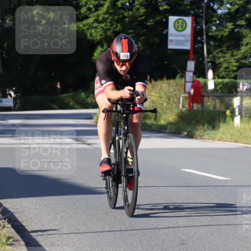 25.08.2024 - Elbe Triathlon Hamburg Fuchs,  Jonas http://msf.ph/oto/6840546 25.08.2024 09:38:34 Radfahren 213, 239, 310, 342 meine-sportfotos.de